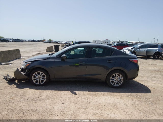 45632786 :رقم المزاد ، 3MYDLBYV7HY182562 vin ، 2017 Toyota Yaris Ia مزاد بيع