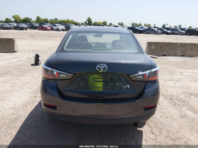 45632786 :رقم المزاد ، 3MYDLBYV7HY182562 vin ، 2017 Toyota Yaris Ia مزاد بيع