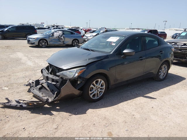 45632786 :رقم المزاد ، 3MYDLBYV7HY182562 vin ، 2017 Toyota Yaris Ia مزاد بيع