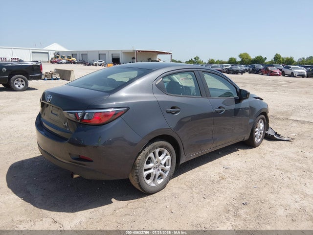 45632786 :رقم المزاد ، 3MYDLBYV7HY182562 vin ، 2017 Toyota Yaris Ia مزاد بيع