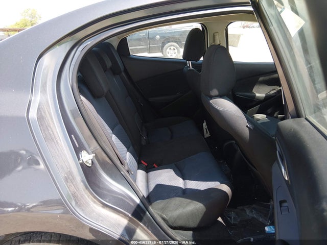 45632786 :رقم المزاد ، 3MYDLBYV7HY182562 vin ، 2017 Toyota Yaris Ia مزاد بيع