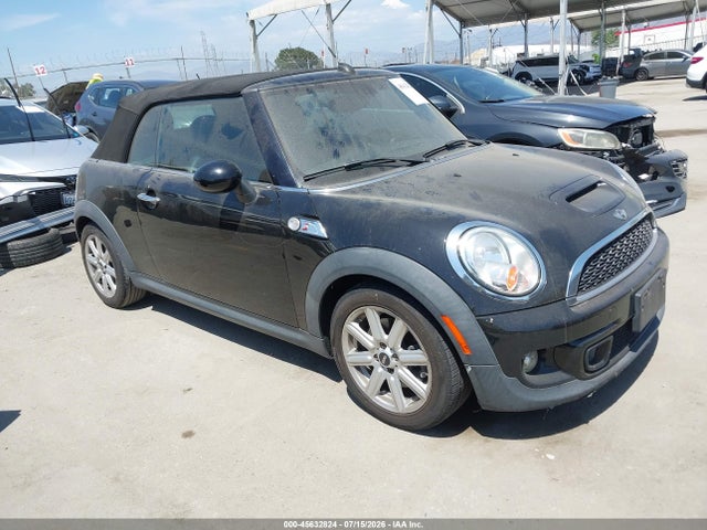 Продаж на аукціоні авто 2015 Mini Convertible Cooper S, vin: WMWZP3C57F2A91602, номер лоту: 45632824