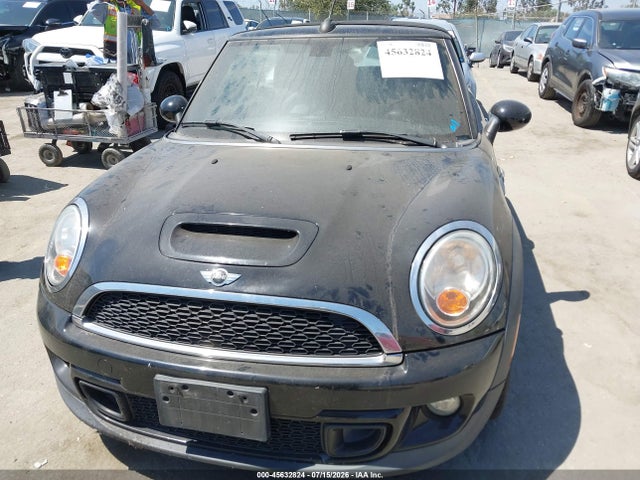 2015 Mini Convertible Cooper S მანქანა იყიდება აუქციონზე, vin: WMWZP3C57F2A91602, აუქციონის ნომერი: 45632824