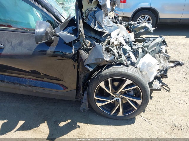 Продажа на аукционе авто 2022 Volvo Xc40 T5 R-design, vin: YV4162UM0N2644845, номер лота: 45632884