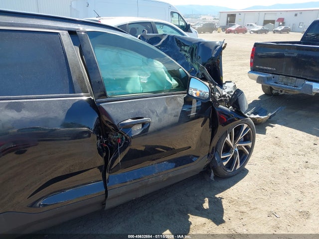Продажа на аукционе авто 2022 Volvo Xc40 T5 R-design, vin: YV4162UM0N2644845, номер лота: 45632884