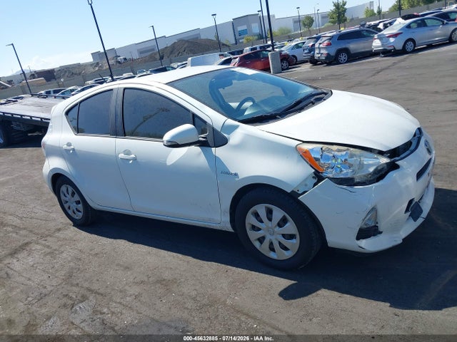 Toyota Prius C One 2014 JTDKDTB39E1082530 Image 14