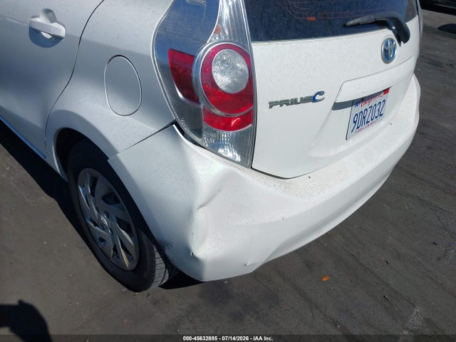 Toyota Prius C One 2014 JTDKDTB39E1082530 Image 18