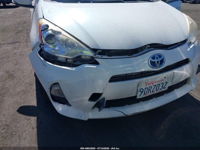 Toyota Prius C One 2014 JTDKDTB39E1082530 Image 6