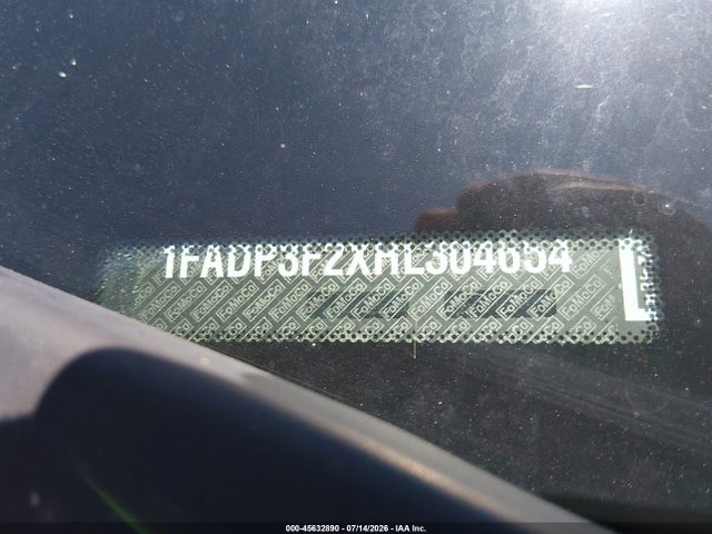 1FADP3F2XHL304654 Ford FOCUS SE
