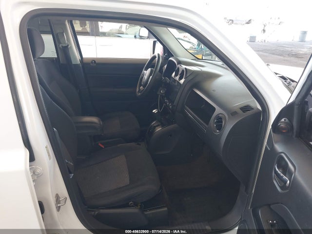 1C4NJPBA8ED545994 Jeep Patriot Sport