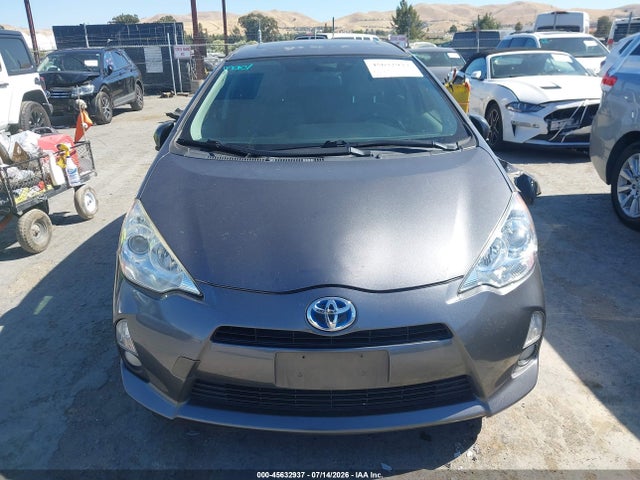Toyota Prius C Four 2014 JTDKDTB34E1073380 Image 13