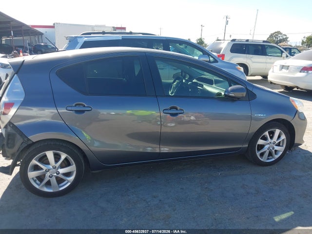 Toyota Prius C Four 2014 JTDKDTB34E1073380 Image 14