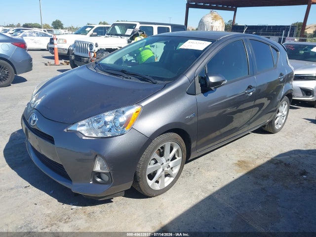 Toyota Prius C Four 2014 JTDKDTB34E1073380 Image 2