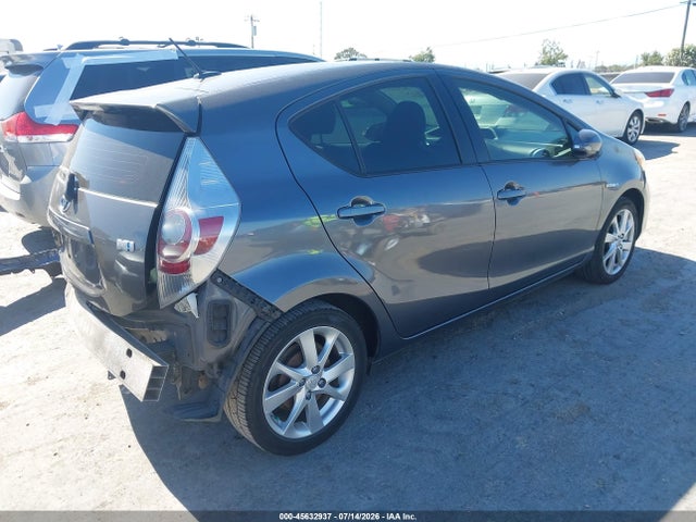 Toyota Prius C Four 2014 JTDKDTB34E1073380 Image 4