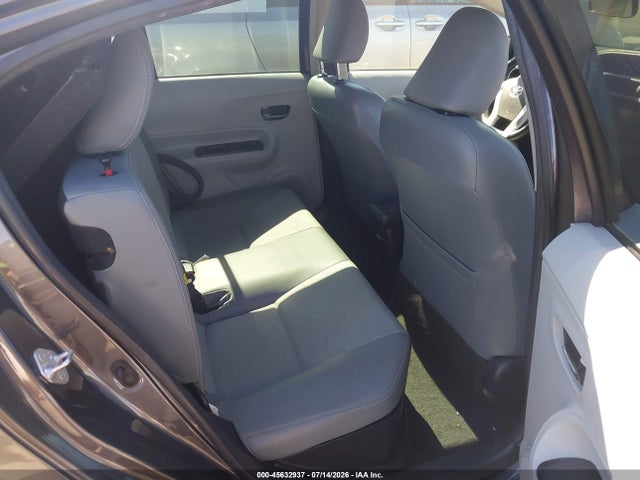 Toyota Prius C Four 2014 JTDKDTB34E1073380 Image 8