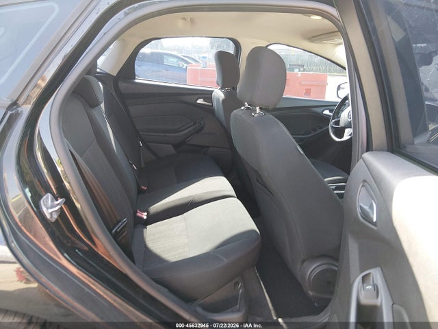 1FADP3K23FL357991 Ford FOCUS SE