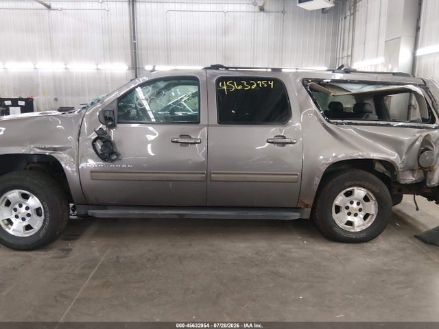 Продажа на аукционе авто 2011 Chevrolet Suburban Lt, vin: 1GNSKJE3XBR381583, номер лота: 45632954