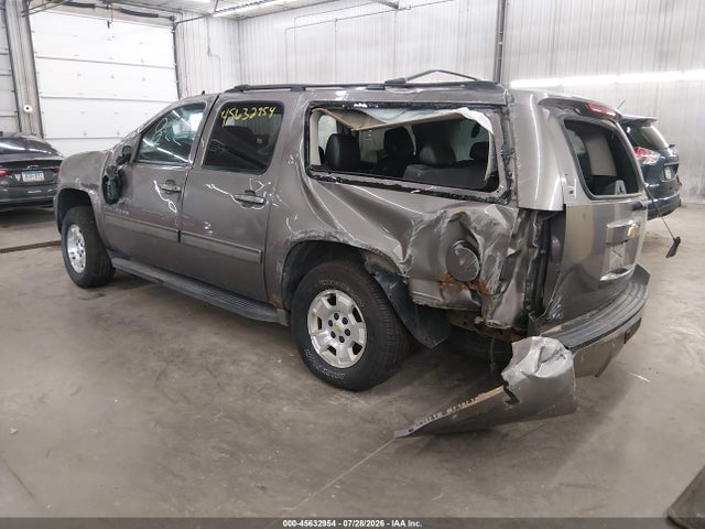 Продажа на аукционе авто 2011 Chevrolet Suburban Lt, vin: 1GNSKJE3XBR381583, номер лота: 45632954
