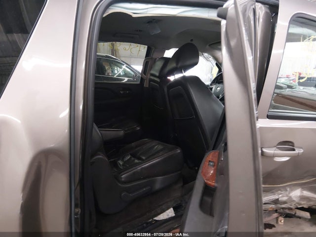 Продажа на аукционе авто 2011 Chevrolet Suburban Lt, vin: 1GNSKJE3XBR381583, номер лота: 45632954