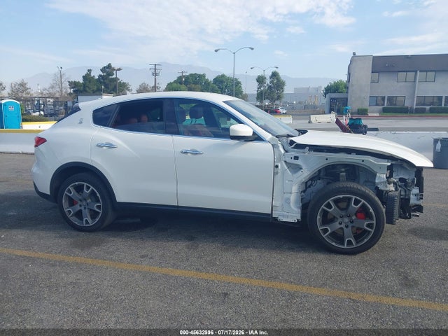 Продажа на аукционе авто 2018 Maserati Levante, vin: ZN661XUAXJX270265, номер лота: 45632996