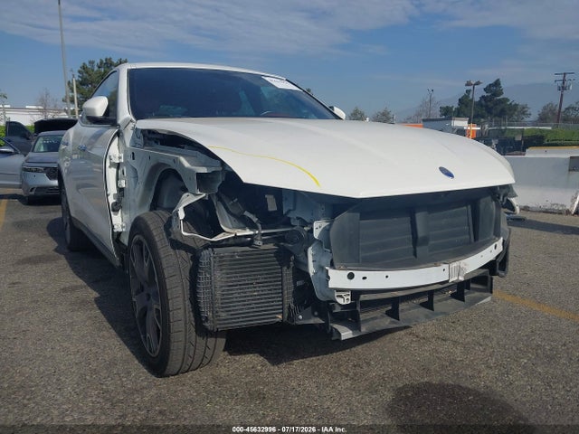 Продажа на аукционе авто 2018 Maserati Levante, vin: ZN661XUAXJX270265, номер лота: 45632996