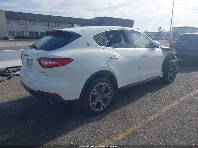 Продажа на аукционе авто 2018 Maserati Levante, vin: ZN661XUAXJX270265, номер лота: 45632996