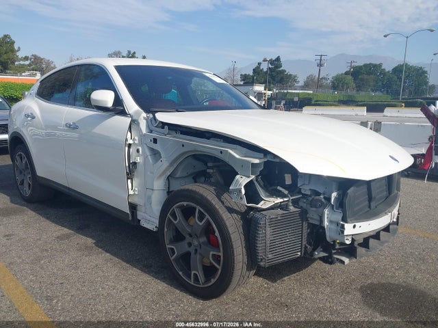 Продажа на аукционе авто 2018 Maserati Levante, vin: ZN661XUAXJX270265, номер лота: 45632996