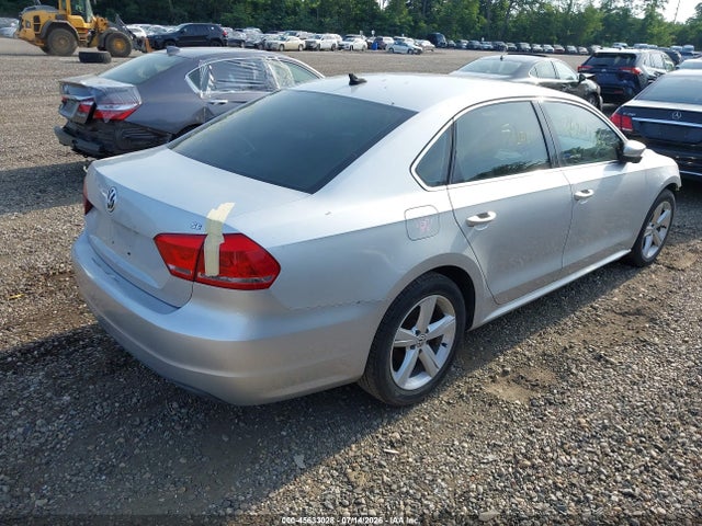 2013 Volkswagen Passat 2.5l Se მანქანა იყიდება აუქციონზე, vin: 1VWBP7A3XDC122310, აუქციონის ნომერი: 45633028