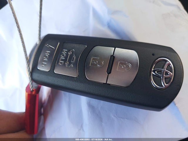 Toyota YARIS LE 2019 3MYDLBYV5KY511475 Image 11