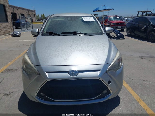 Toyota YARIS LE 2019 3MYDLBYV5KY511475 Image 12