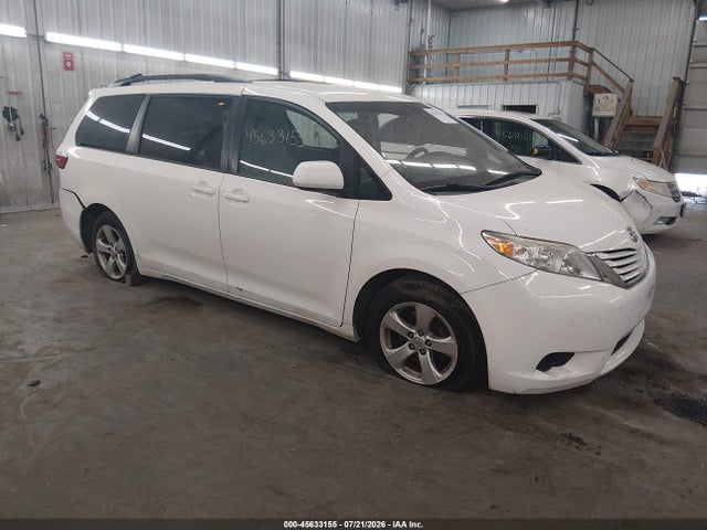 2015 Toyota Sienna Le 8 Passenger მანქანა იყიდება აუქციონზე, vin: 5TDKK3DC9FS601633, აუქციონის ნომერი: 45633155