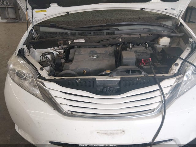2015 Toyota Sienna Le 8 Passenger მანქანა იყიდება აუქციონზე, vin: 5TDKK3DC9FS601633, აუქციონის ნომერი: 45633155