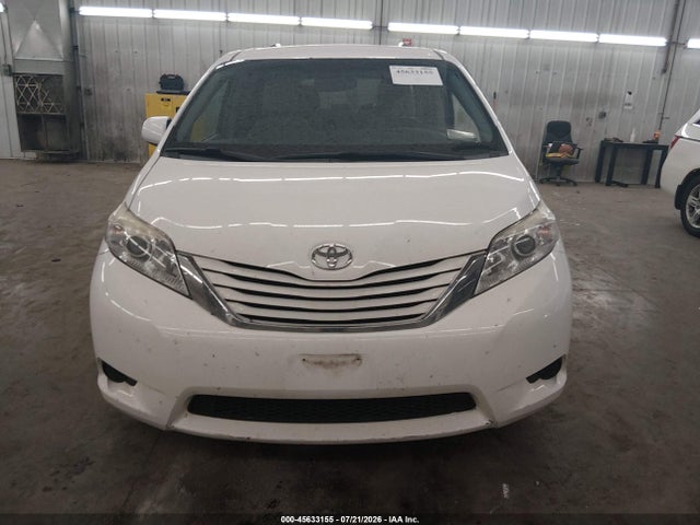 2015 Toyota Sienna Le 8 Passenger მანქანა იყიდება აუქციონზე, vin: 5TDKK3DC9FS601633, აუქციონის ნომერი: 45633155