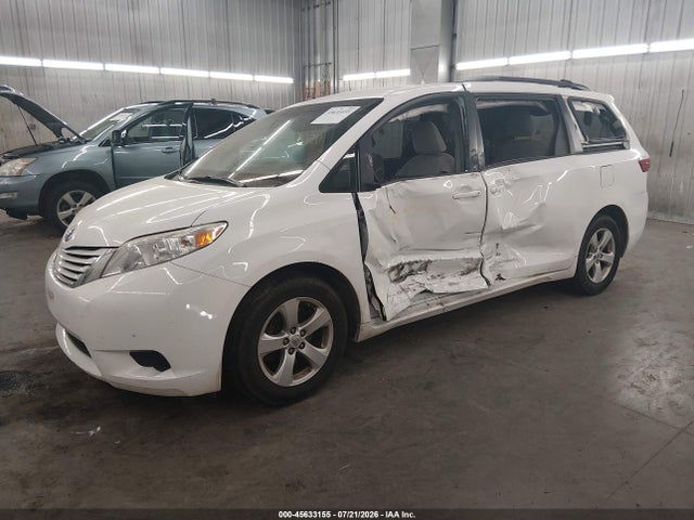 2015 Toyota Sienna Le 8 Passenger მანქანა იყიდება აუქციონზე, vin: 5TDKK3DC9FS601633, აუქციონის ნომერი: 45633155