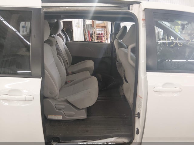 2015 Toyota Sienna Le 8 Passenger მანქანა იყიდება აუქციონზე, vin: 5TDKK3DC9FS601633, აუქციონის ნომერი: 45633155