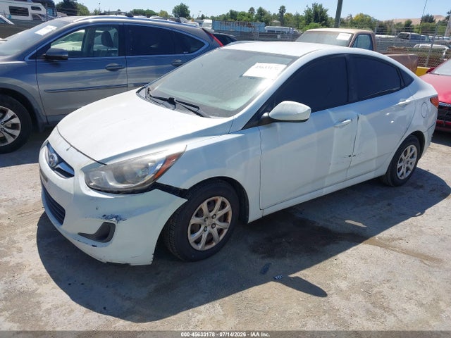 Hyundai ACCENT GLS 2014 KMHCT4AE8EU616255 Image 2