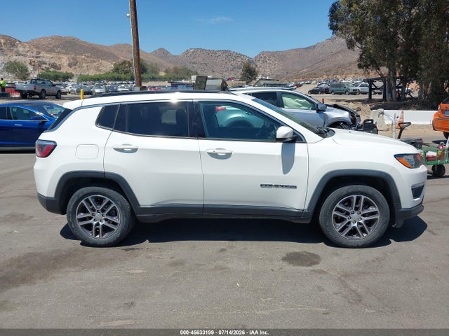 3C4NJCBB9JT182420 Jeep Compass Latitude Fwd