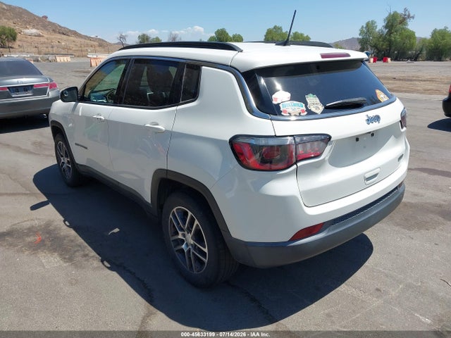 3C4NJCBB9JT182420 Jeep Compass Latitude Fwd