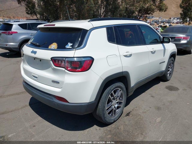 3C4NJCBB9JT182420 Jeep Compass Latitude Fwd