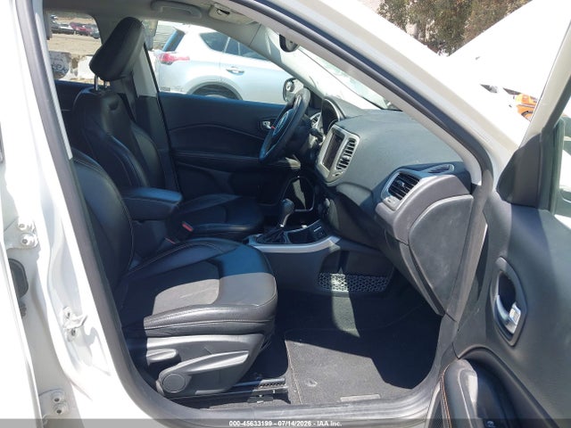 3C4NJCBB9JT182420 Jeep Compass Latitude Fwd