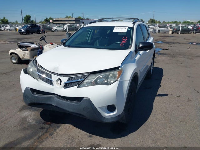 Toyota RAV4 LE 2015 JTMZFREV3FD078644 Image 2