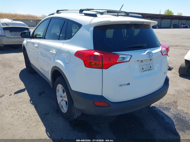 Toyota RAV4 LE 2015 JTMZFREV3FD078644 Image 3