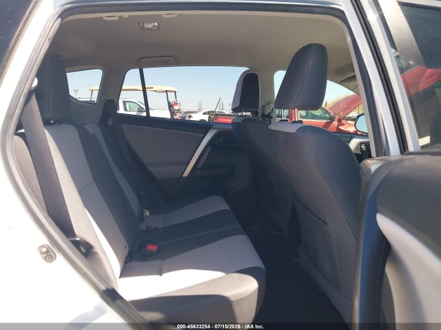 Toyota RAV4 LE 2015 JTMZFREV3FD078644 Image 8