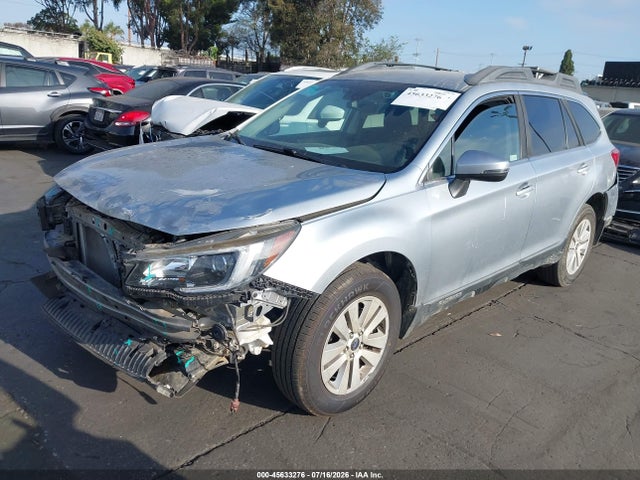 Subaru Outback 2.5i Premium 2018 4S4BSAFC8J3348814 Image 2