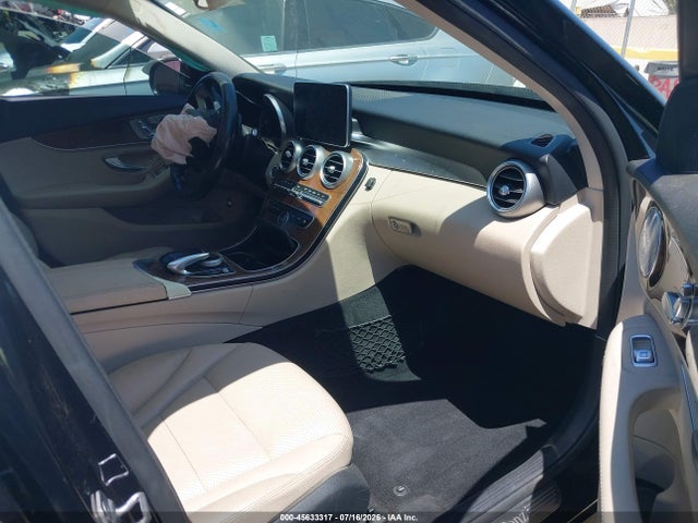 Продажа на аукционе авто 2017 Mercedes-benz C 300, vin: 55SWF4JB4HU232693, номер лота: 45633317