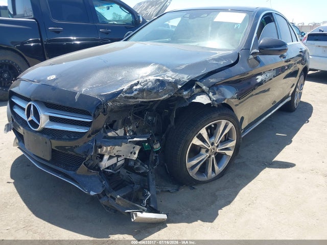 Продажа на аукционе авто 2017 Mercedes-benz C 300, vin: 55SWF4JB4HU232693, номер лота: 45633317
