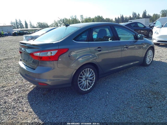 Ford Focus Titanium 2014 1FADP3J27EL407467 Image 4