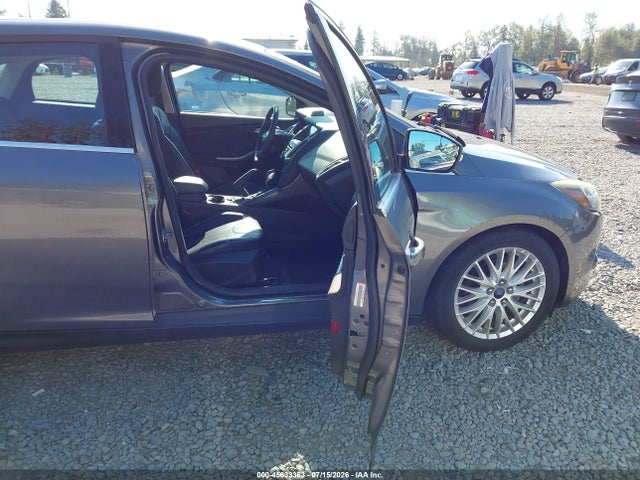 Ford Focus Titanium 2014 1FADP3J27EL407467 Image 5