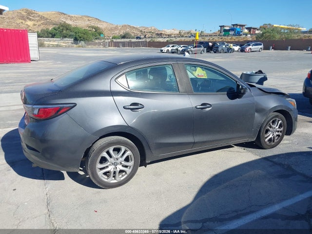 3MYDLBYV7HY165065 Toyota YARIS IA