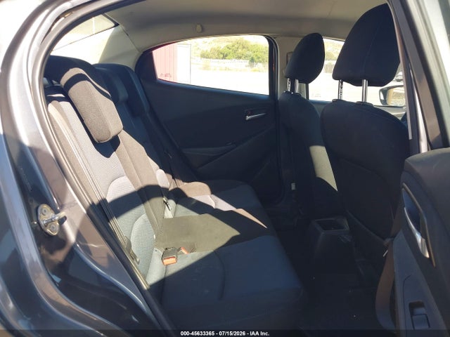 3MYDLBYV7HY165065 Toyota YARIS IA
